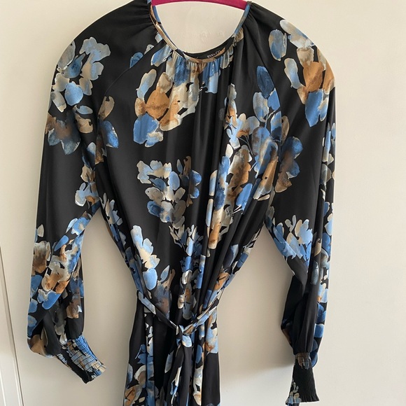 Dress - Picture 1 of 1